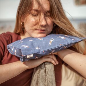 Poduszka podróżna z bursztynem